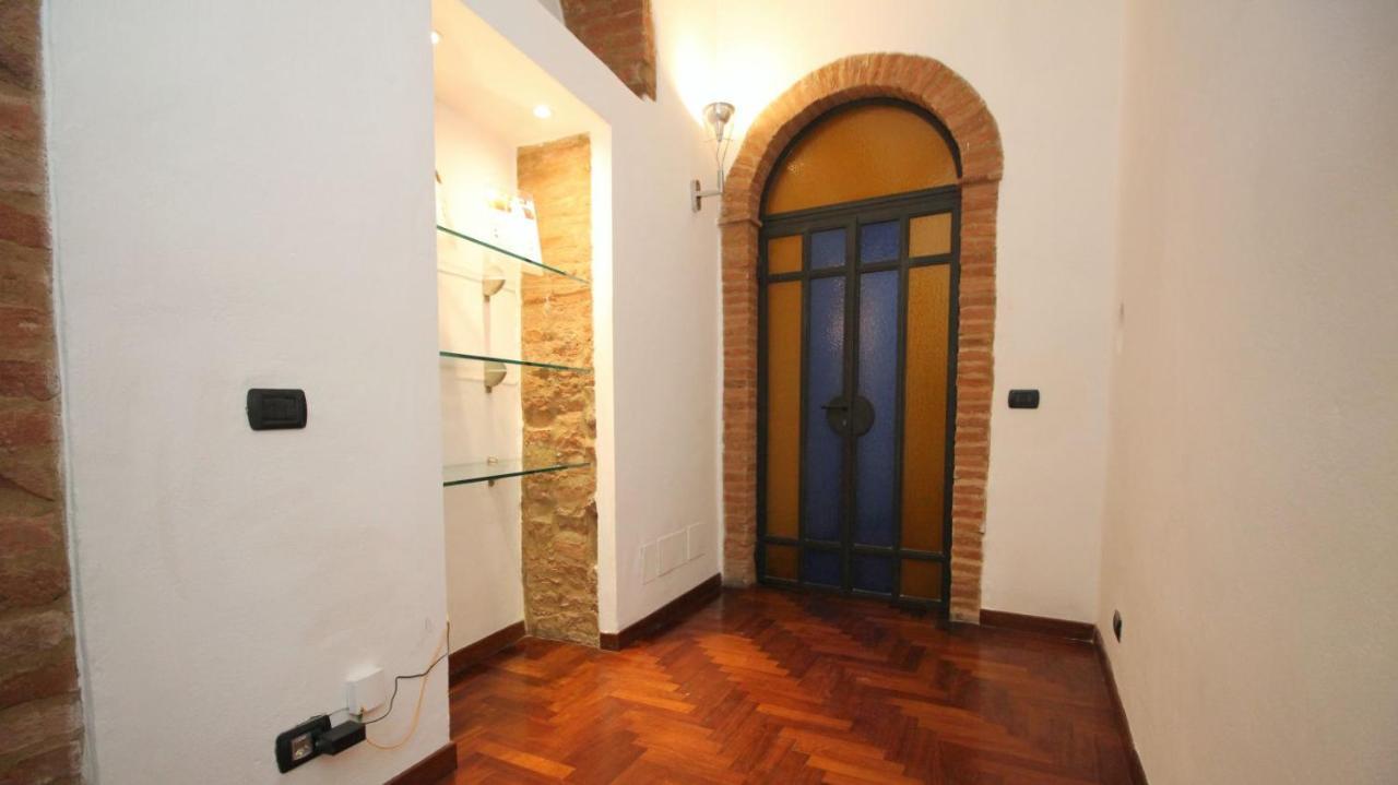 סיינה Logge Del Papa Apartment מראה חיצוני תמונה